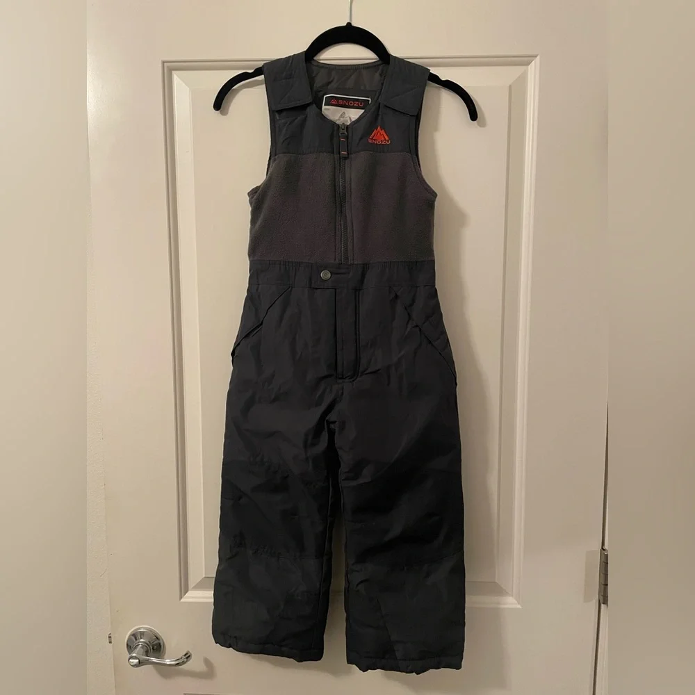 Snozu Kids grey orange Snowsuit Snow Bibs Size 5 Small Excellent Condition